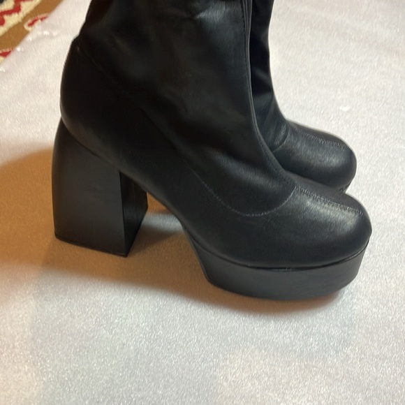 Black platform gogo boots. Size 11. New - Picture 4 of 9